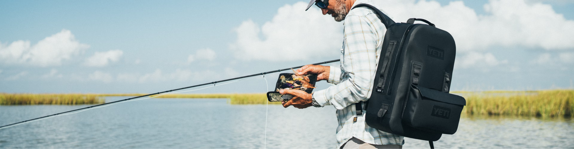 Rambler 26 Oz Chug Cap Yeti Black YETI Tocayo 26 Backpack, Black